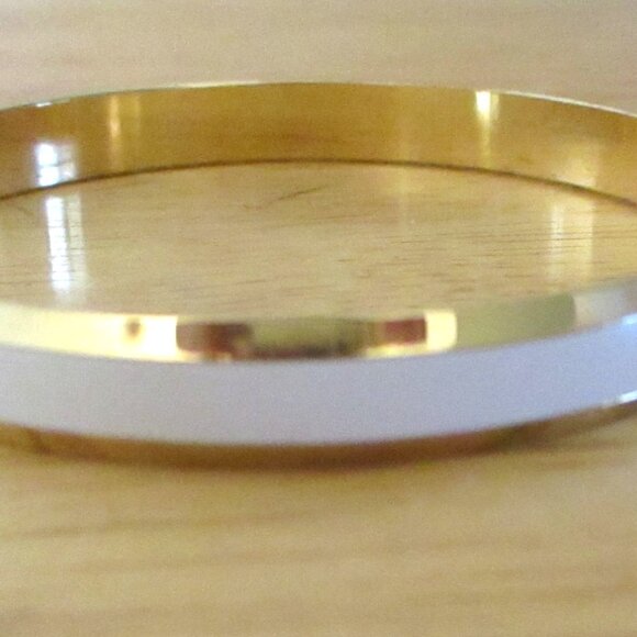 Vintage Sarah Coventry White Enamel Bangle Bracelet with Gold Tone Accent - Picture 3 of 6